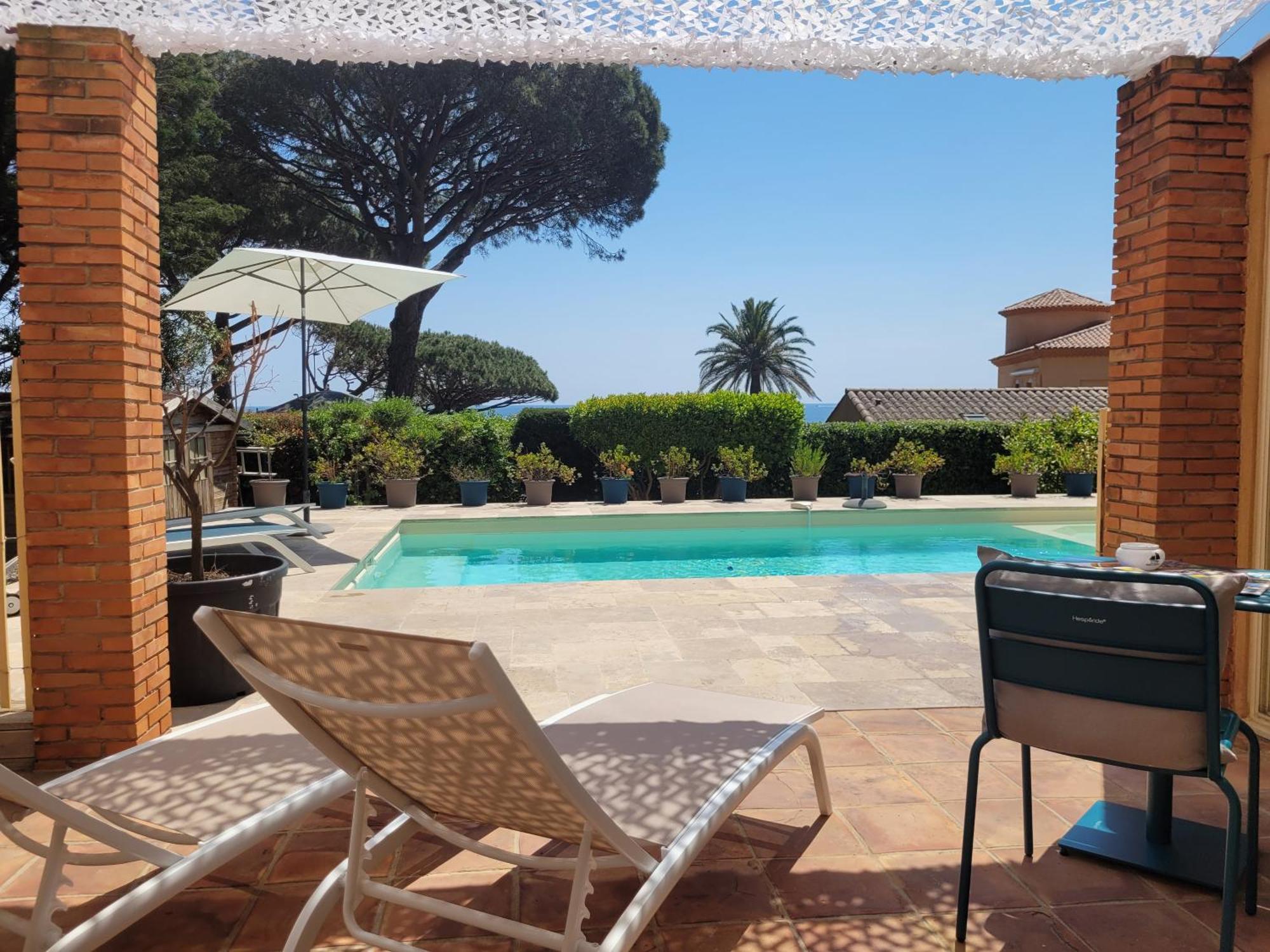 Villa Esmeralda Adults Only Ле Исамбр Стая снимка